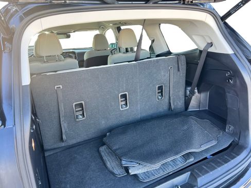 Used 2024 Subaru Ascent Premium w/ Convenience Package image 15