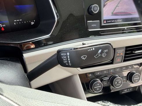 Used 2023 Volkswagen Jetta SE FWD image 29