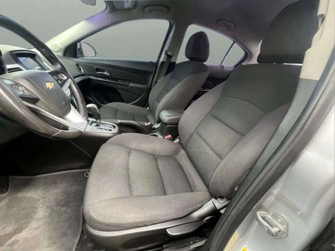 Used 2013 Chevrolet Cruze LT image 9