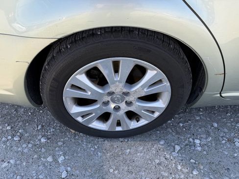 Used 2008 Toyota Avalon XLS image 11