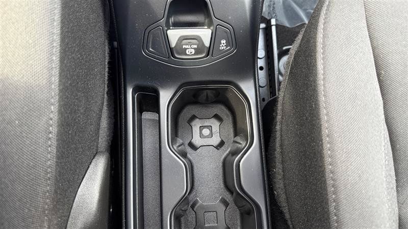 Used 2018 Jeep Renegade Latitude w/ UConnect 8.4 Nav Group AWD/4WD image 34