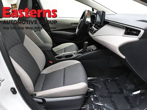 Used 2024 Toyota Corolla LE w/ LE Convenience Package FWD image 24