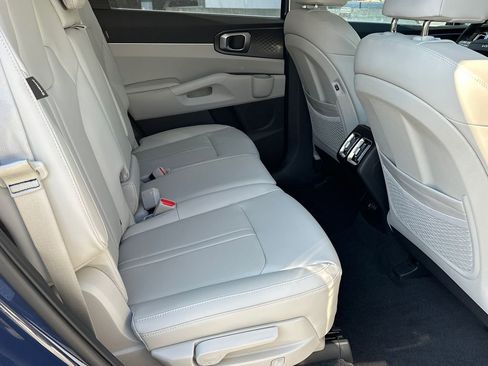 New 2026 Kia Sorento EX image 13