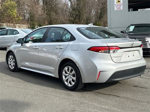 Certified 2025 Toyota Corolla LE image 3