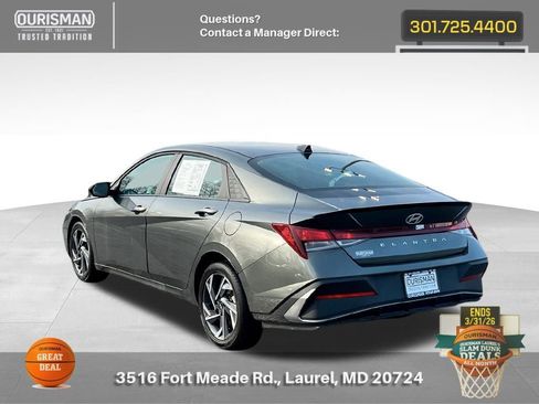 Used 2025 Hyundai Elantra Sport image 3