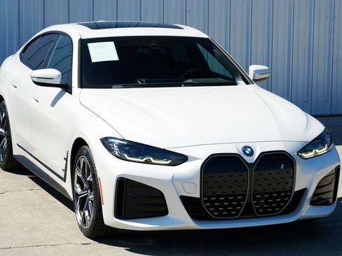 Used 2022 BMW i4 eDrive40 w/ M Sport Package image 57