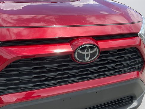 Used 2025 Toyota RAV4 XLE Premium FWD image 30