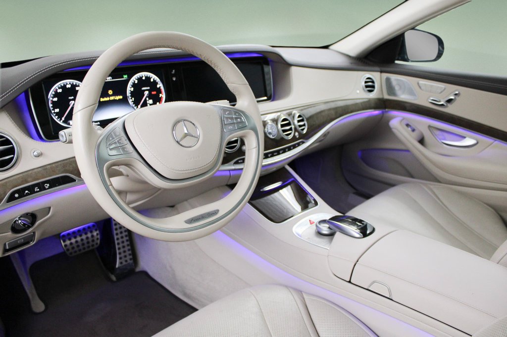 Used 2017 Mercedes-Benz S 550 Sedan image 2