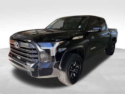 Used 2022 Toyota Tundra SR5 w/ SR5 Convenience Package image 3