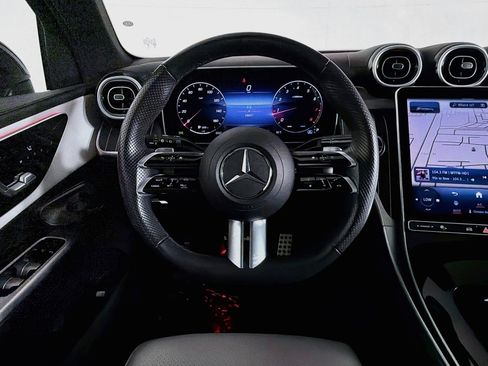 Used 2023 Mercedes-Benz GLC 300 4MATIC image 4