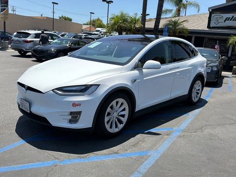 Used 2017 Tesla Model X 75D AWD/4WD image 3