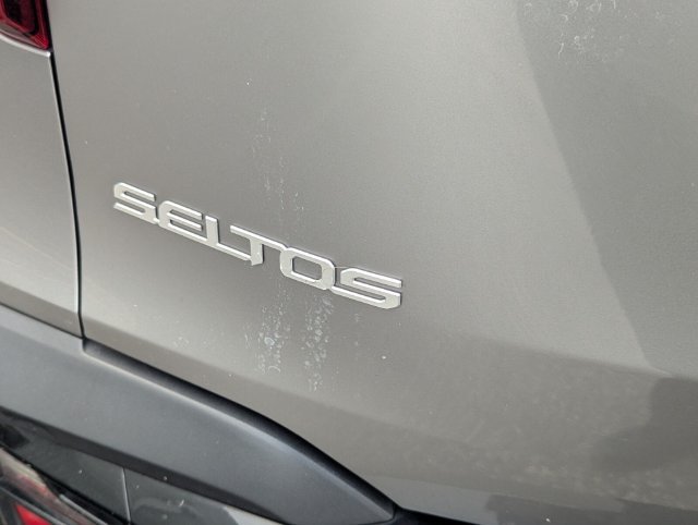 Used 2025 Kia Seltos EX w/ EX Sunroof Package AWD/4WD image 8