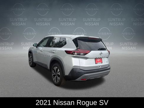 Used 2021 Nissan Rogue SV FWD image 3
