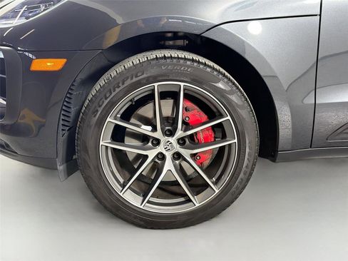Certified 2023 Porsche Macan S AWD/4WD image 11