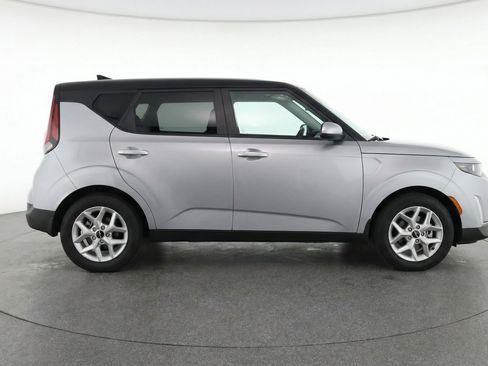Used 2025 Kia Soul LX w/ LX Technology Package image 11
