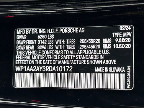 Used 2024 Porsche Cayenne image 23