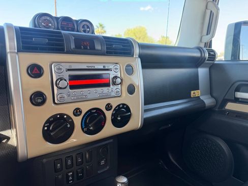 Used 2014 Toyota FJ Cruiser 4WD w/ Upgrade Package image 26