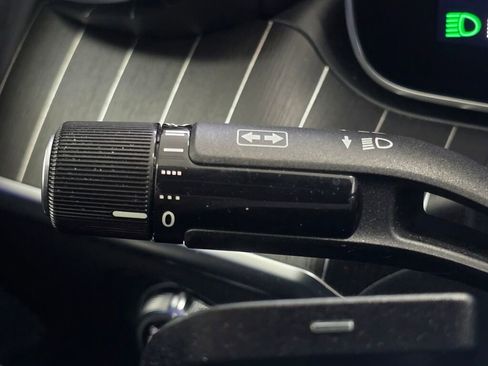 Used 2025 Mercedes-Benz C 300 4MATIC Sedan image 39