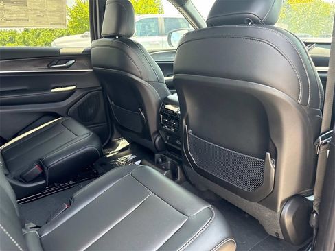 New 2025 Jeep Grand Cherokee L Limited w/ Black Appearance Package image 16