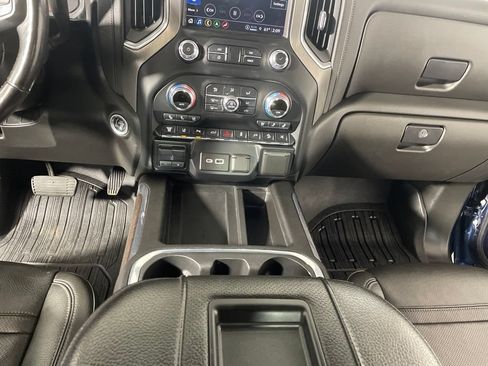 Used 2022 GMC Sierra 3500 Denali AWD/4WD image 18
