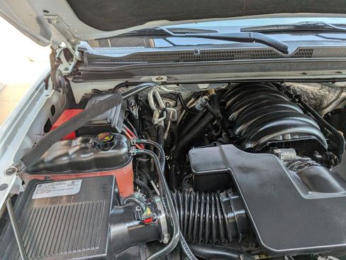 Used 2018 Chevrolet Tahoe LT image 27