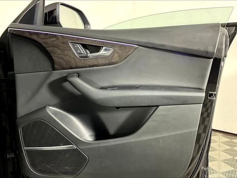 Used 2019 Audi Q8 Premium Plus w/ Premium Plus image 22