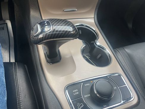 Used 2015 Jeep Grand Cherokee Limited AWD/4WD image 25