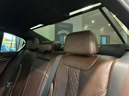 Used 2018 BMW M550i xDrive image 26