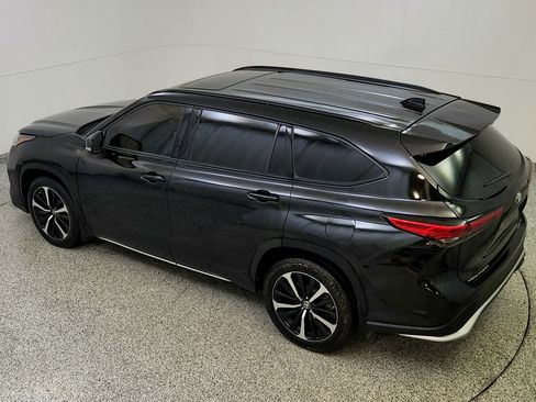Used 2021 Toyota Highlander XSE AWD/4WD image 15