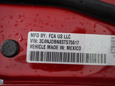 Used 2025 Jeep Compass Latitude image 32