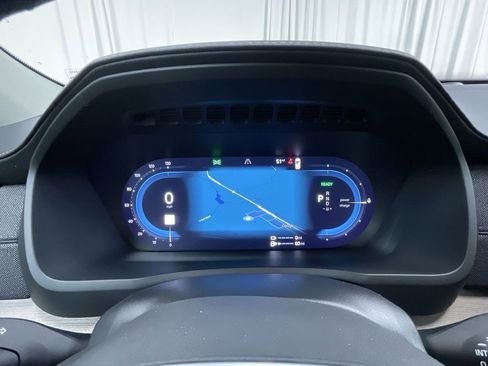 New 2025 Volvo XC90 T8 Core w/ Climate Package image 5