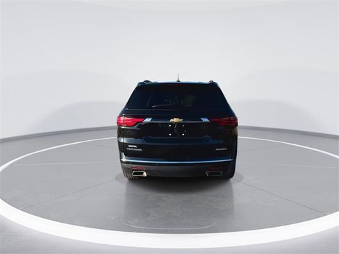 Used 2023 Chevrolet Traverse Premier image 9