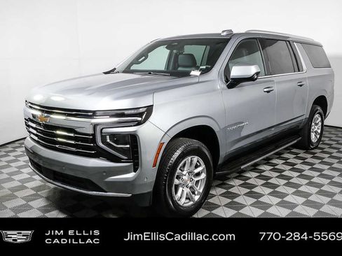 Used 2025 Chevrolet Suburban LT RWD image 25