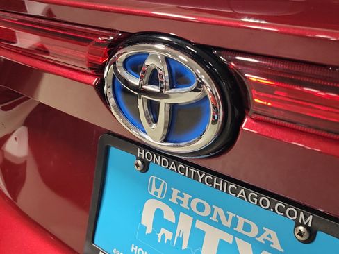 Used 2022 Toyota Venza Limited image 7