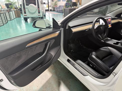 Used 2021 Tesla Model 3 Long Range image 8