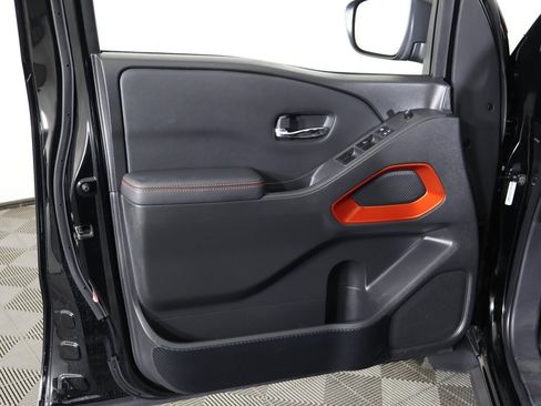 Used 2022 Nissan Frontier PRO-4X w/ Technology Package image 21