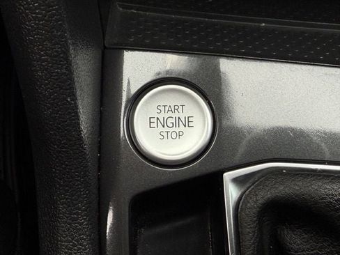 Used 2024 Volkswagen Tiguan SE R-Line image 20