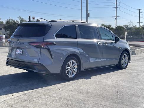 Used 2023 Toyota Sienna XSE w/ XSE Plus Package AWD/4WD image 3