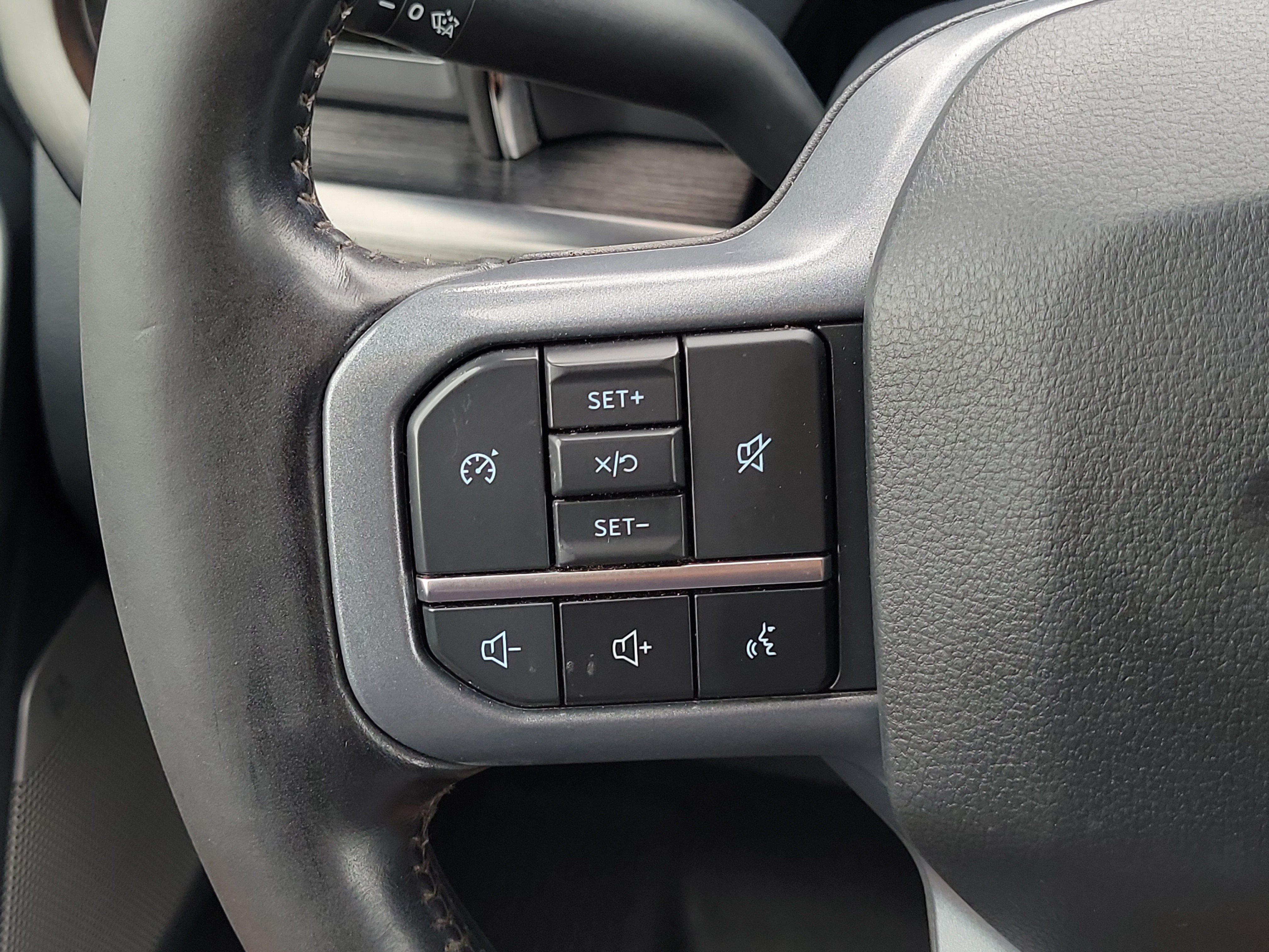 Used 2023 Ford F250 Lariat AWD/4WD image 24