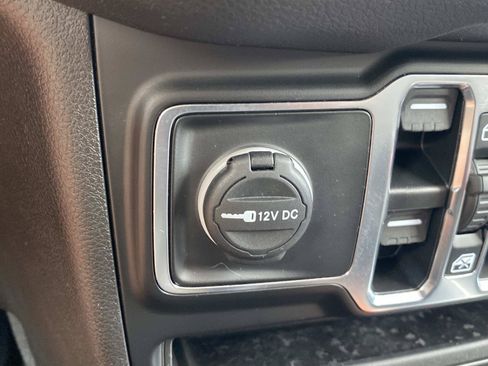 Used 2025 Jeep Wrangler Unlimited Sport AWD/4WD image 31
