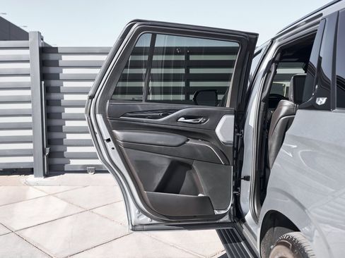 Used 2023 Cadillac Escalade V w/ LPO, ONYX Package image 27