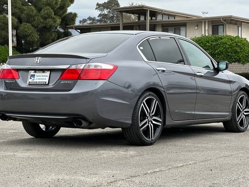 Used 2015 Honda Accord Sport image 4