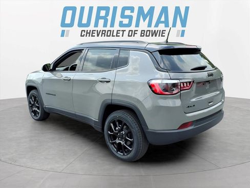 Used 2023 Jeep Compass Latitude AWD/4WD image 4