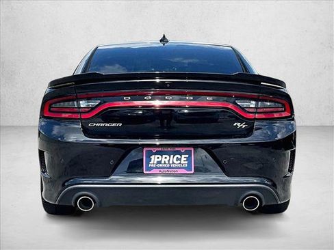 Used 2022 Dodge Charger R/T RWD image 4