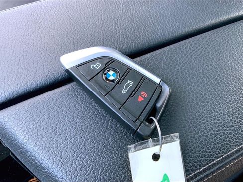 Used 2022 BMW 530i xDrive w/ Premium Package AWD/4WD image 19