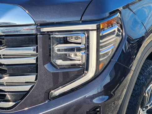 Used 2025 GMC Sierra 1500 SLT AWD/4WD image 9