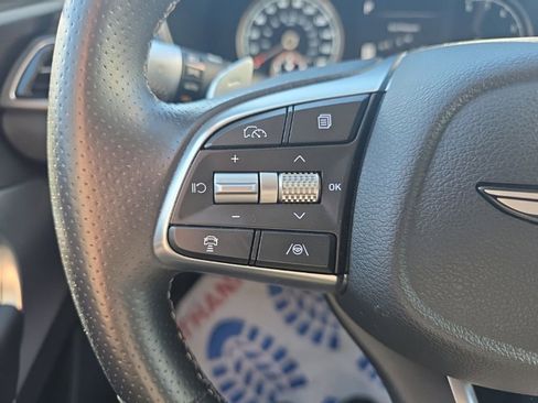 Used 2025 Genesis G70 2.5T image 24