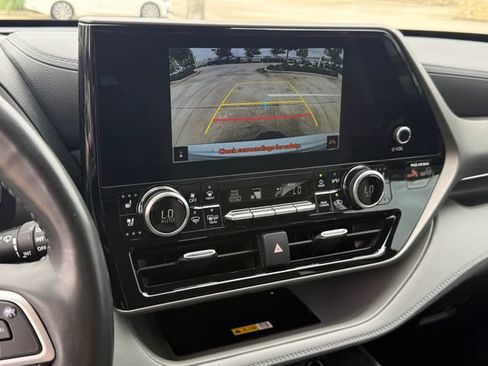 Used 2023 Toyota Highlander Limited FWD image 21