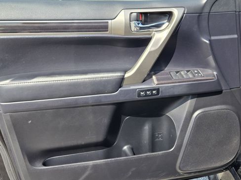 Used 2020 Lexus GX 460 Premium w/ Premium Package image 13