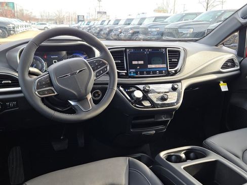 New 2026 Chrysler Pacifica Select image 20